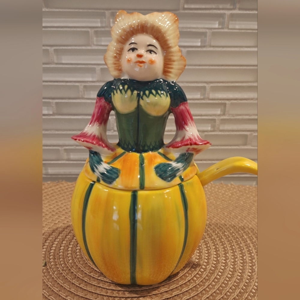 Anthropomorphic Squash Lady I. Godinger & Co Fine Bone China 6” Sugar/Jam Jar
